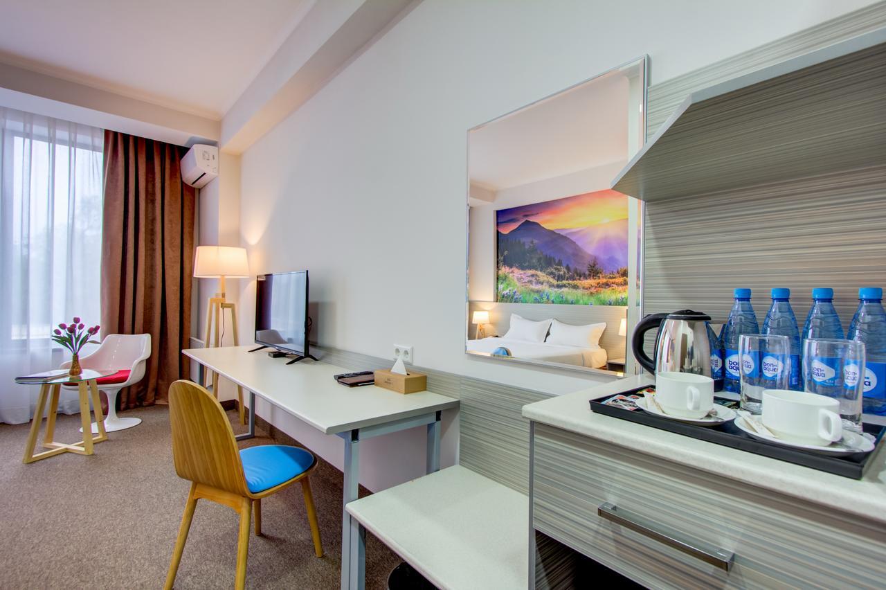 Hotel Bridges Μπισκέκ Εξωτερικό φωτογραφία